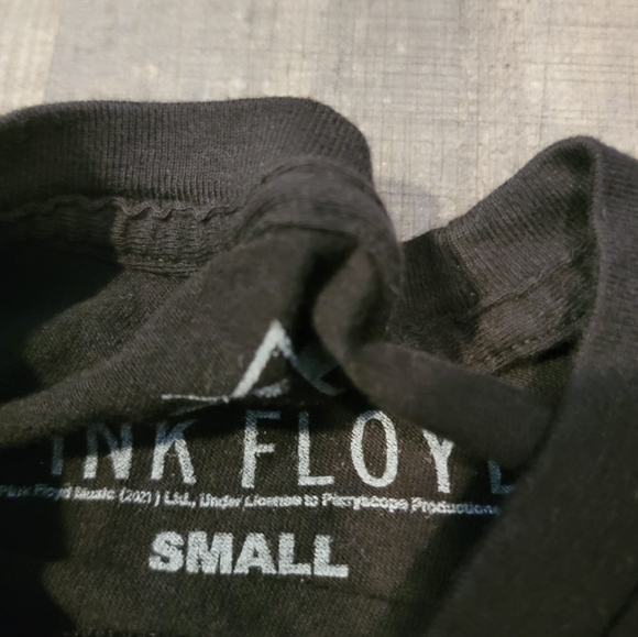 🤘🏻Pink Floyd Tour Tee - Picture 4 of 5